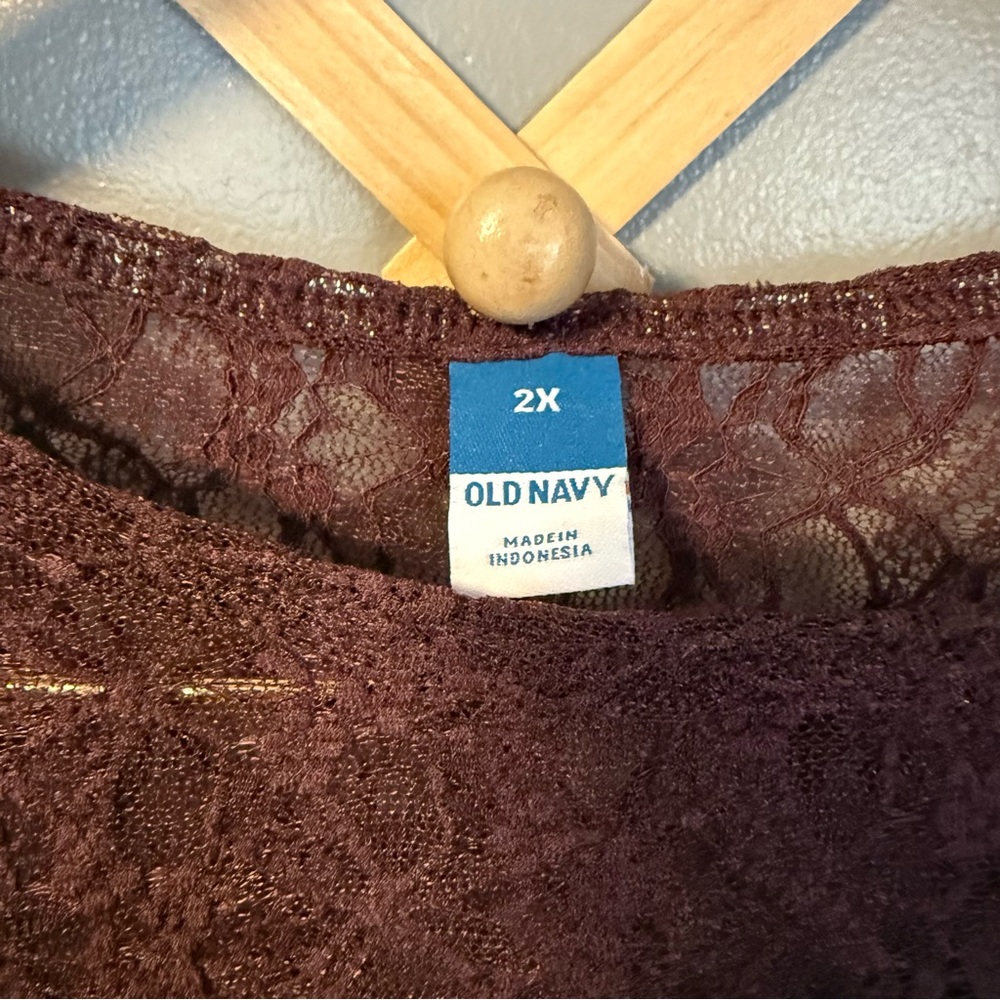 Old Navy | Lace Crewneck Top - Picture 4 of 5